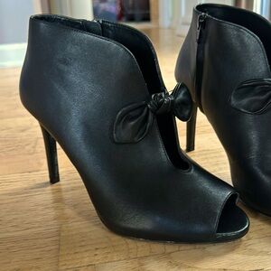 Michael Kors Peep Toe Booties - Black size 11